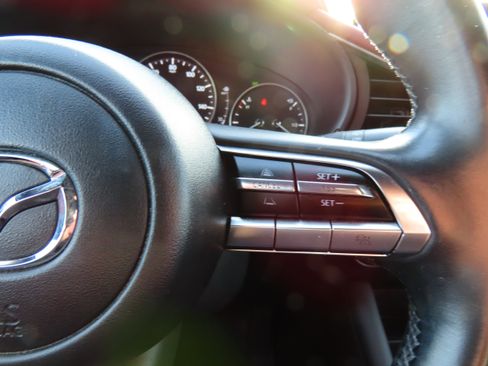 Used 2019 MAZDA MAZDA3 Hatchback w/ Premium Package image 33