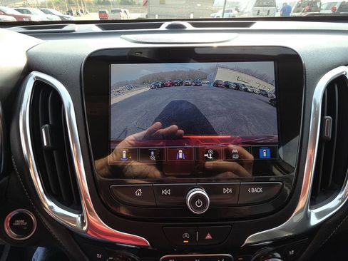 Used 2024 Chevrolet Equinox Premier image 22