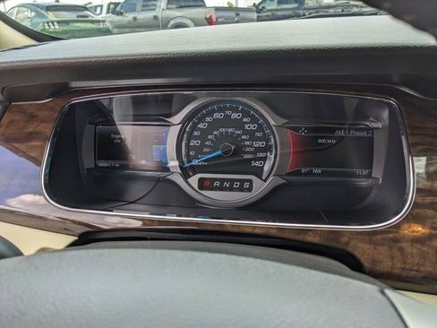 Used 2018 Ford Taurus Limited FWD image 33