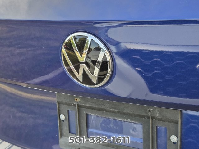 Used 2023 Volkswagen Taos SE w/ Panoramic Sunroof Package FWD image 11