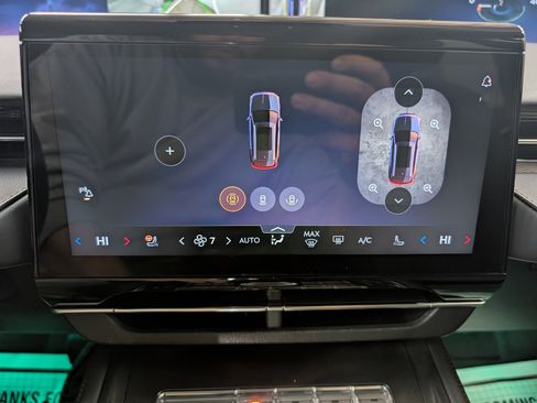 New 2026 Lincoln Nautilus Premier image 21