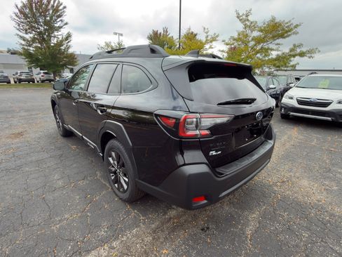 Used 2025 Subaru Outback Onyx Edition image 5