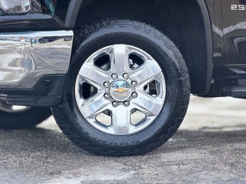 Used 2023 Chevrolet Silverado 2500 LTZ w/ LTZ Convenience Package image 2