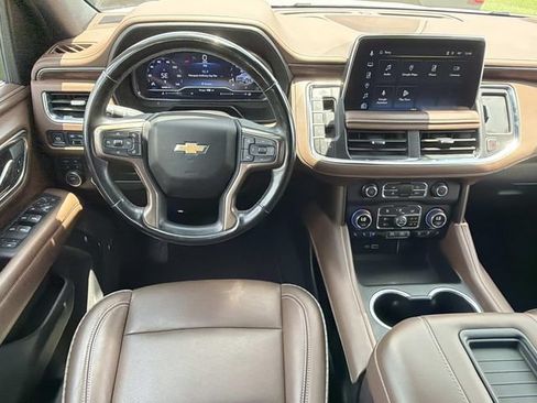Used 2024 Chevrolet Suburban High Country w/ Premium Package 2 AWD/4WD image 28