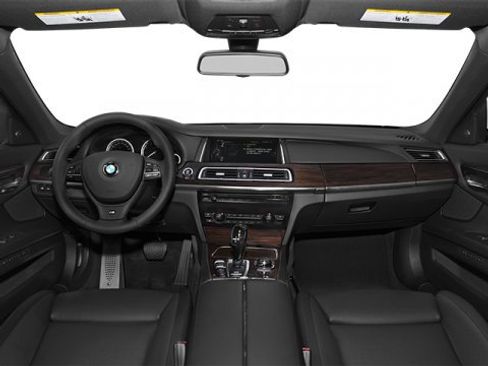 Used 2014 BMW 750Li image 4