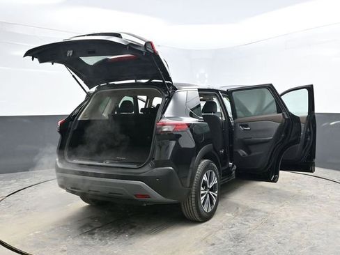 Used 2023 Nissan Rogue SV image 48