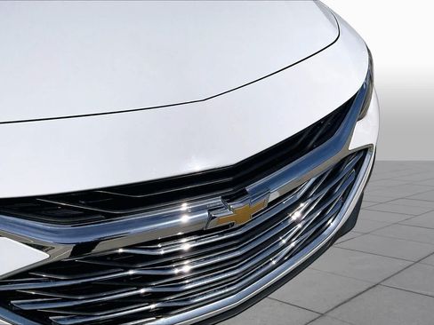 Used 2021 Chevrolet Malibu LT FWD image 29