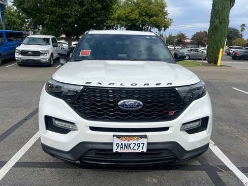 Used 2022 Ford Explorer ST AWD/4WD image 2