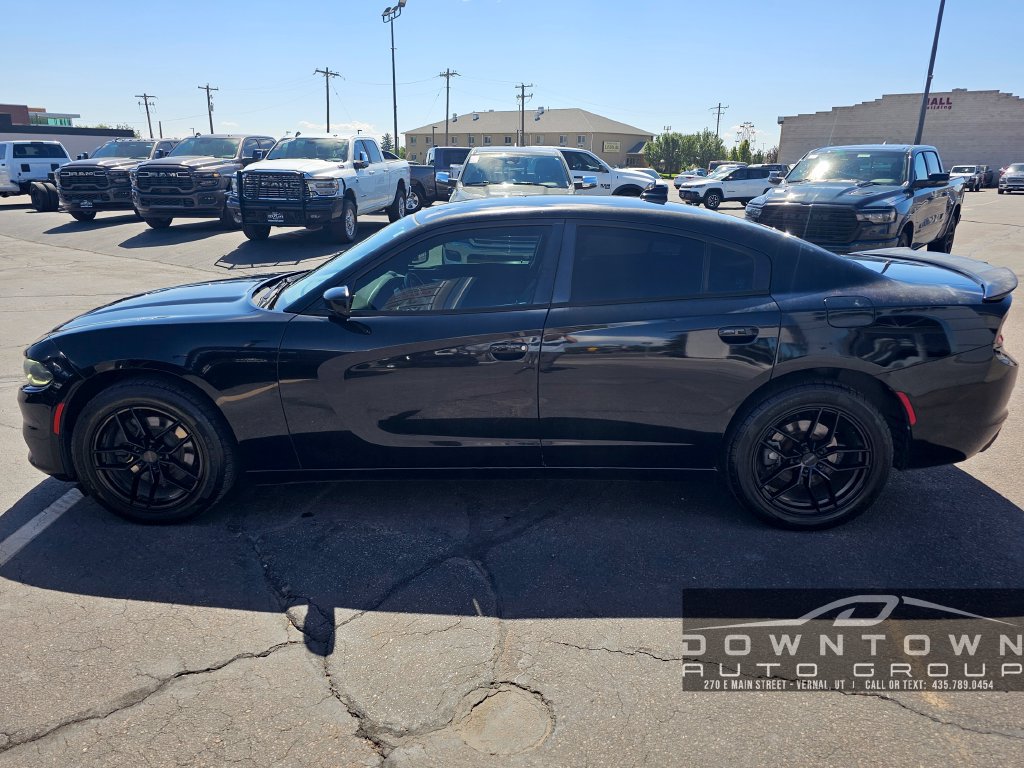 Used 2017 Dodge Charger SXT w/ AWD Plus Group image 6