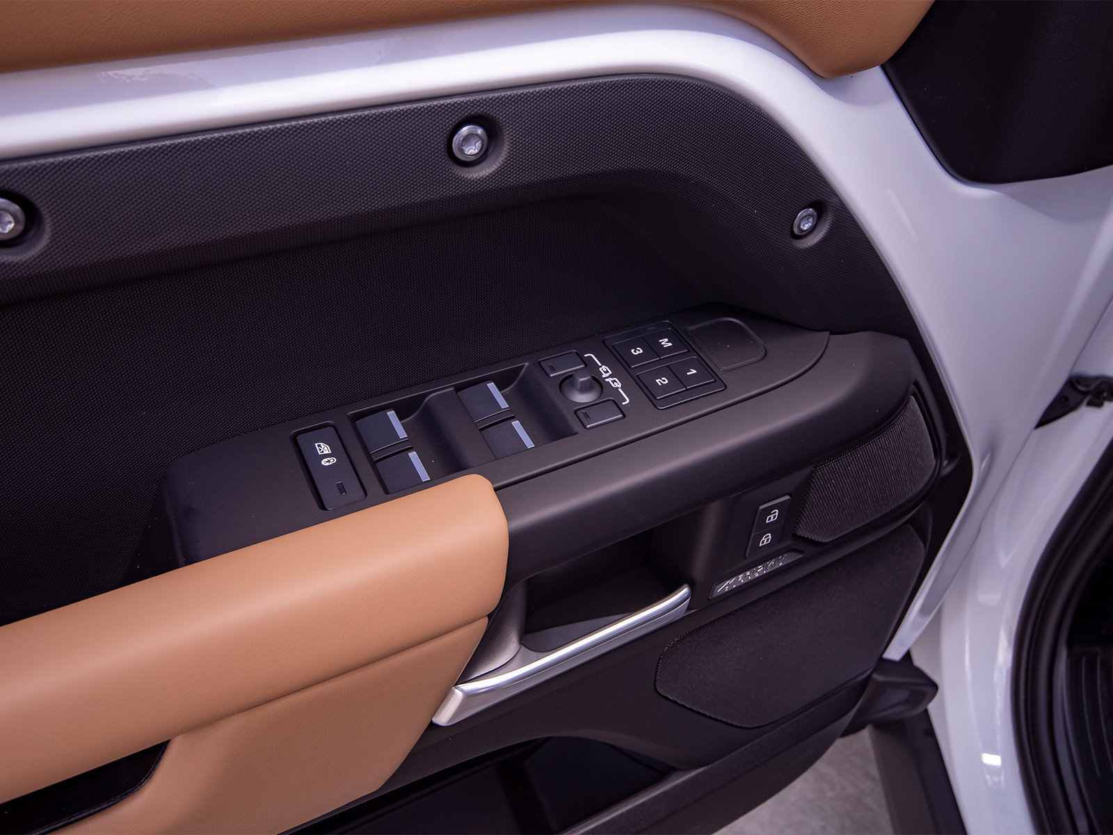 New 2026 Land Rover Defender 110 X-Dynamic SE AWD/4WD image 35