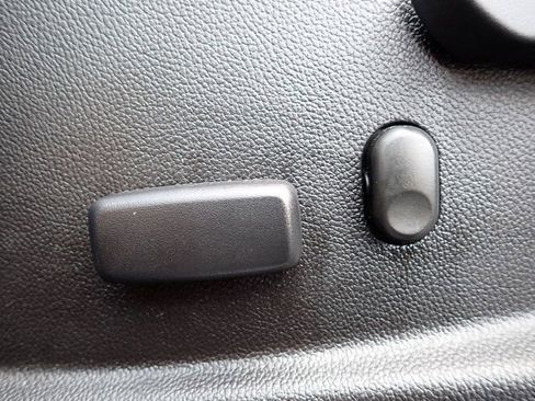 Used 2019 Chevrolet Colorado ZR2 AWD/4WD image 24