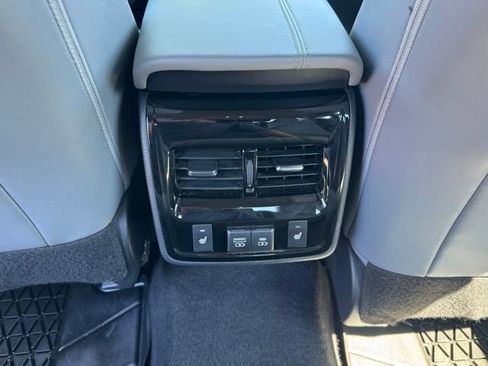 Used 2021 Toyota Avalon Limited w/ Advanced Safety Package FWD image 13