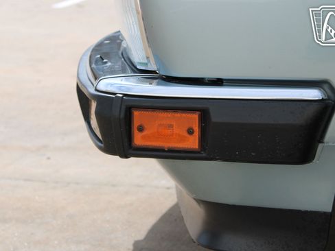 Used 1990 Jaguar XJ Vanden Plas RWD image 35
