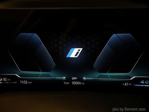 New 2026 BMW X5 xDrive50e w/ Climate Comfort Package image 18