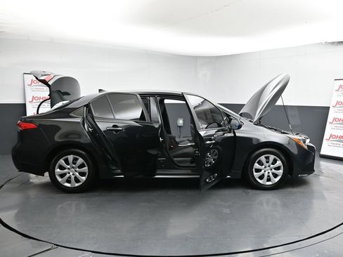 Used 2021 Toyota Corolla LE image 44