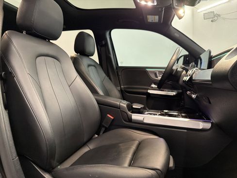 Certified 2022 Mercedes-Benz GLB 250 image 30