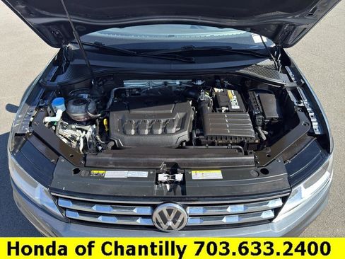 Used 2021 Volkswagen Tiguan SE w/ 3rd Row Seat Package AWD/4WD image 29
