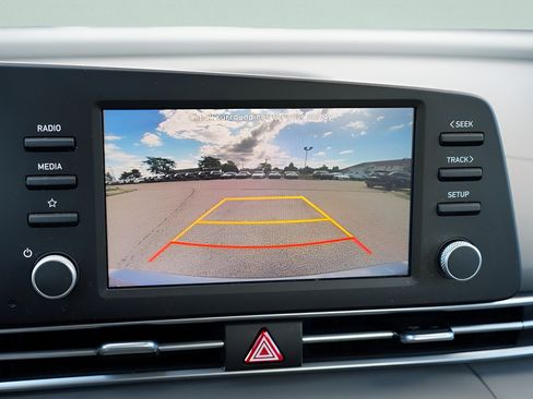 Certified 2023 Hyundai Elantra SE FWD image 33