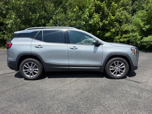 Used 2023 GMC Terrain SLT FWD image 19