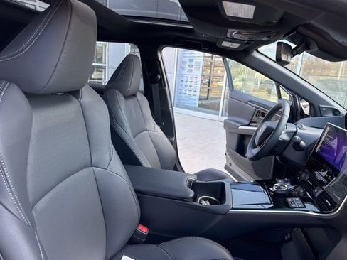 Used 2025 Toyota bZ4X AWD w/ Weather Package image 32