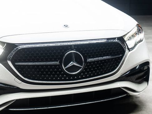 Used 2025 Mercedes-Benz E 350 Sedan image 4
