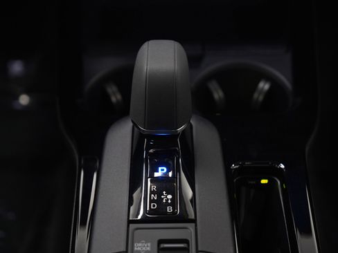 Used 2025 Toyota Prius AWD image 18