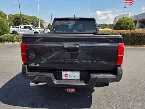 Certified 2025 Toyota Tacoma SR5 AWD/4WD image 11