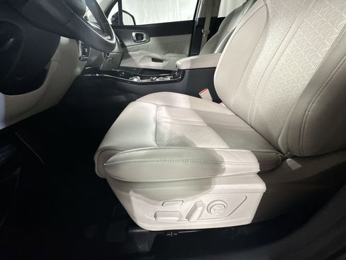 Used 2023 Kia Sorento SX Prestige image 17