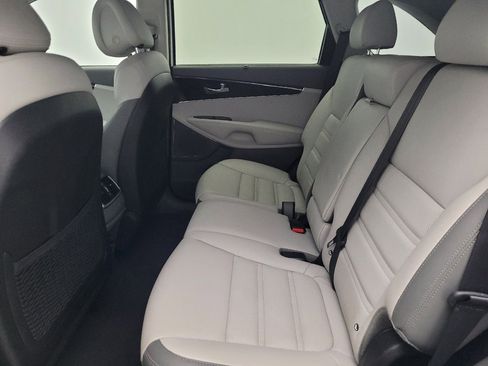 Used 2016 Kia Sorento SX FWD image 18