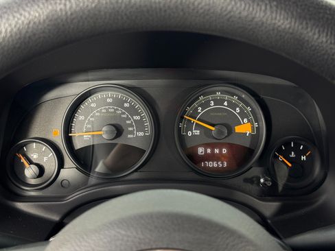 Used 2015 Jeep Patriot Sport w/ Power Value Group FWD image 16