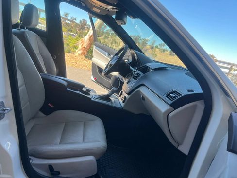 Used 2009 Mercedes-Benz C 300 Sedan image 10