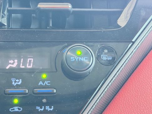 Used 2022 Toyota Camry XSE FWD image 28