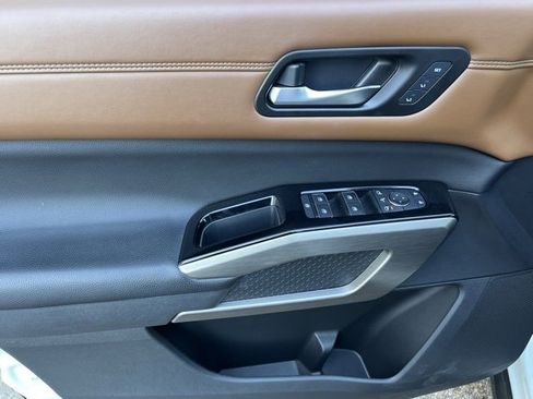 Certified 2023 Nissan Pathfinder Platinum w/ Cargo Package image 31