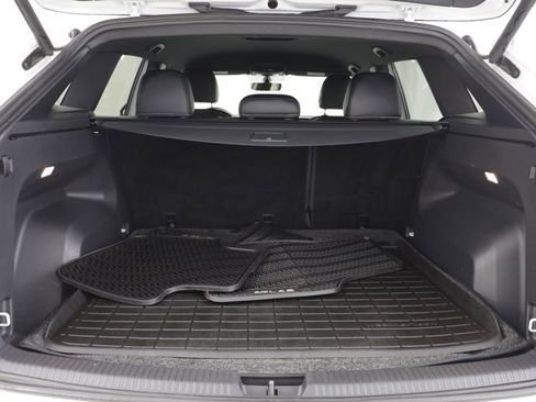 Used 2022 Volkswagen Atlas Cross Sport SE FWD image 17
