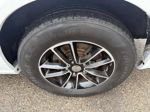 Used 2016 Dodge Grand Caravan R/T FWD image 10