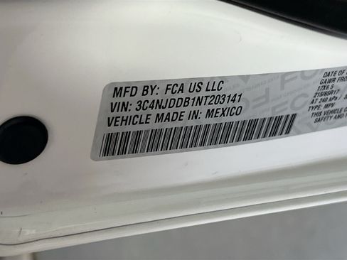 Used 2022 Jeep Compass Trailhawk w/ Trailhawk Convenience Group AWD/4WD image 30