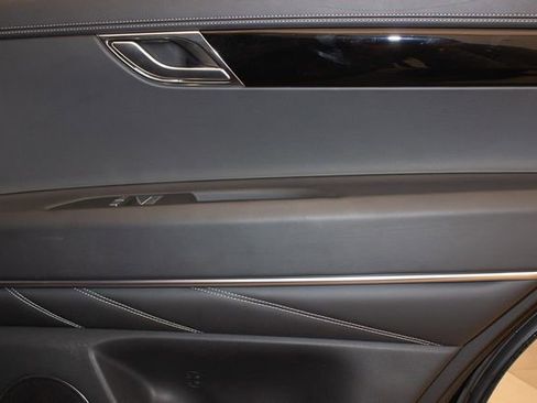 Used 2025 Genesis GV80 2.5T Standard image 13