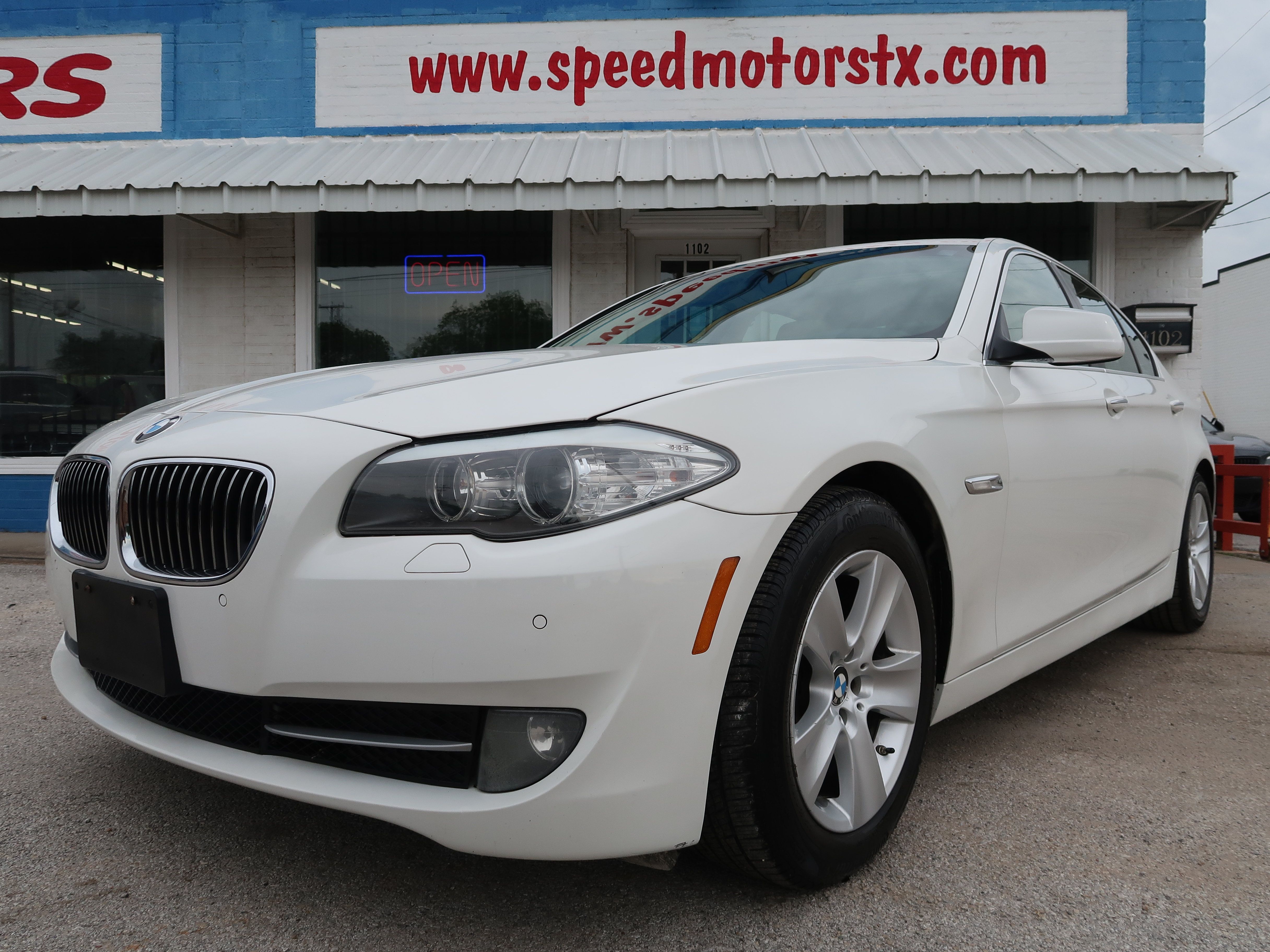 Used 2011 BMW 528i Sedan RWD image 5