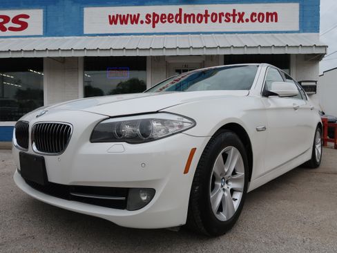 Used 2011 BMW 528i Sedan RWD image 5