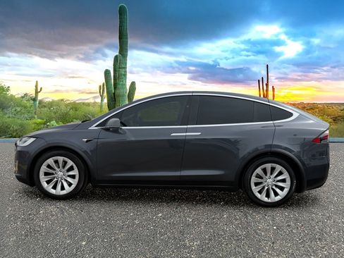 Used 2018 Tesla Model X 75D AWD/4WD image 8