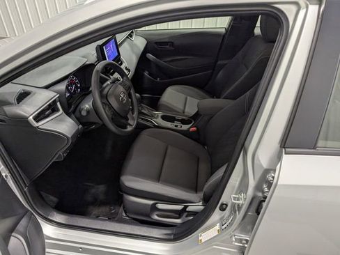 Used 2025 Toyota Corolla LE image 14