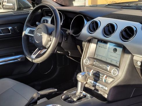 Used 2016 Ford Mustang Premium image 20