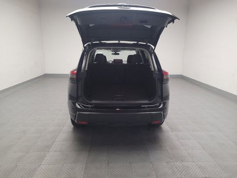 Used 2024 Nissan Rogue S image 29