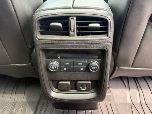 Used 2020 Buick Envision Essence FWD image 18