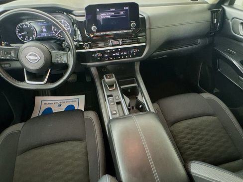 Used 2024 Nissan Pathfinder SV FWD image 28