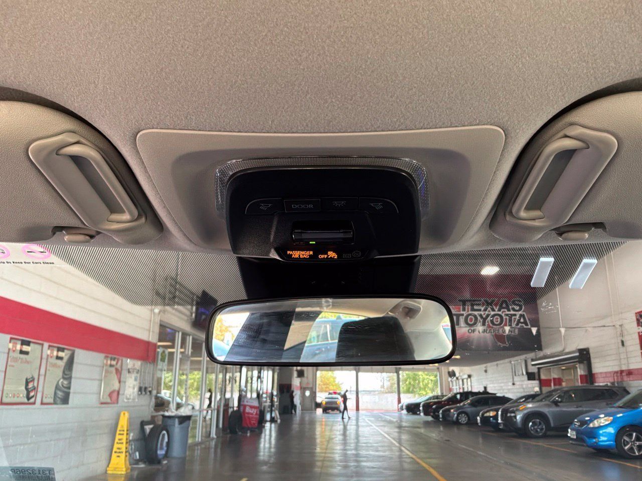 Used 2026 Toyota Corolla LE FWD image 17