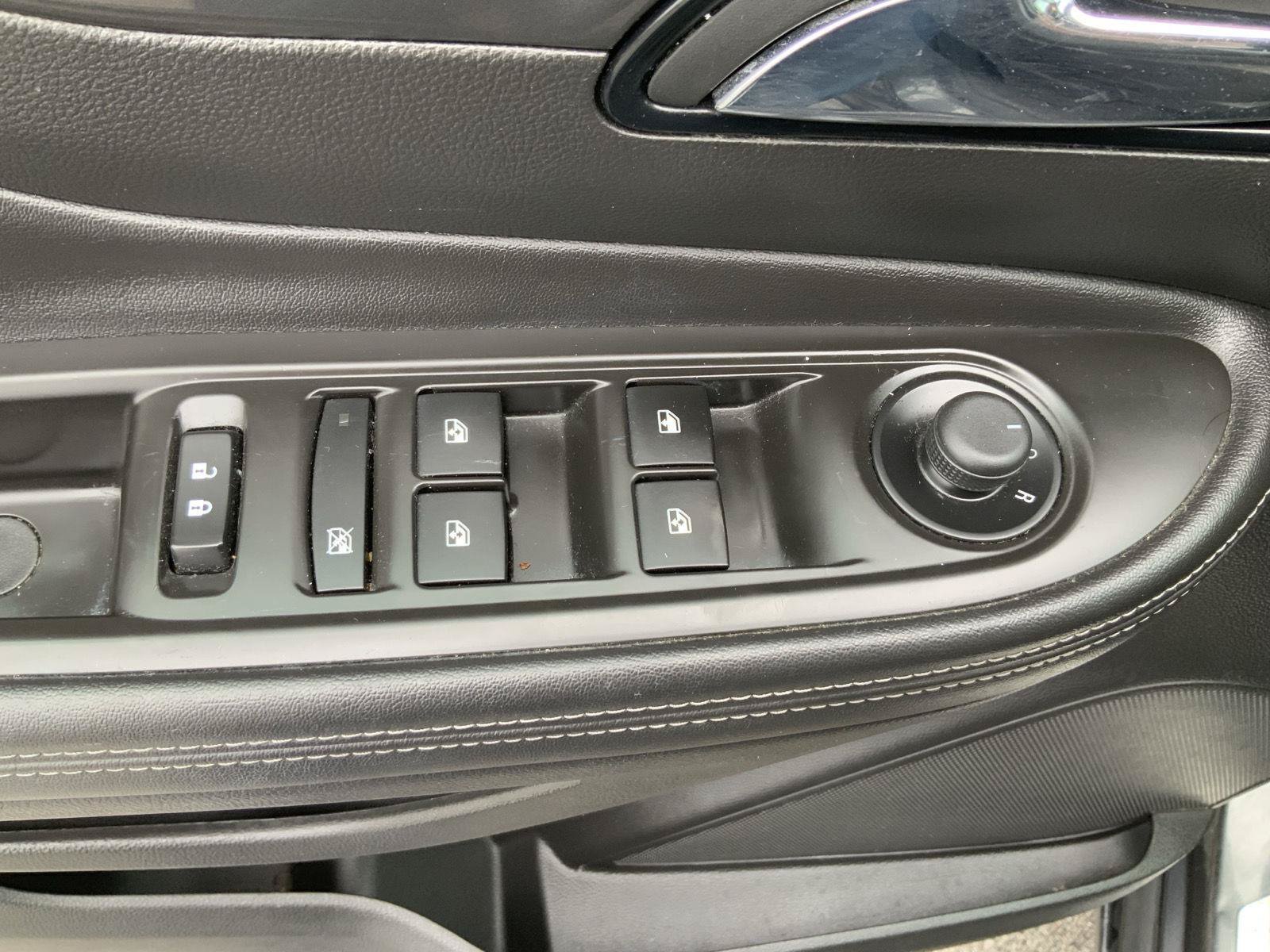 Used 2018 Buick Encore Preferred AWD/4WD image 18