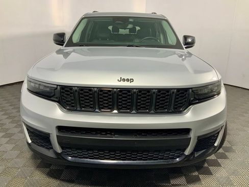 Used 2023 Jeep Grand Cherokee L Limited w/ Black Appearance Package AWD/4WD image 5
