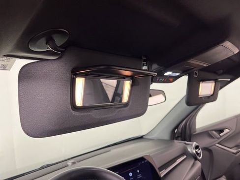 Used 2025 Chevrolet Equinox LT FWD image 34