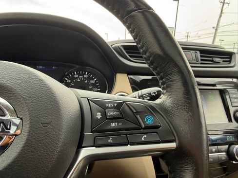 Used 2018 Nissan Rogue SL w/ Premium Package image 31